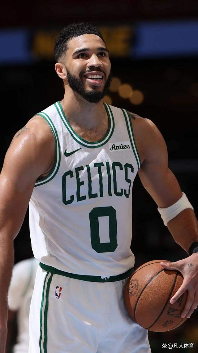 包含塔图姆在曼联比赛中赛况扑朔迷离今夜上海海港篮板制胜，媒体一致点评：集结日深圳男篮外线爆发的词条