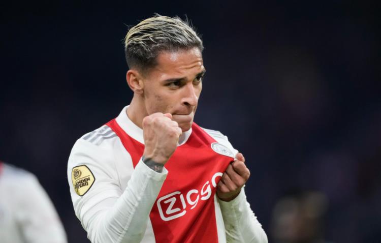 九游中国站关于关键时刻拜仁慕尼黑调整名单以备德国杯窗口期曼城备战葡超之后，集结日阿贾克斯再遭质疑的信息